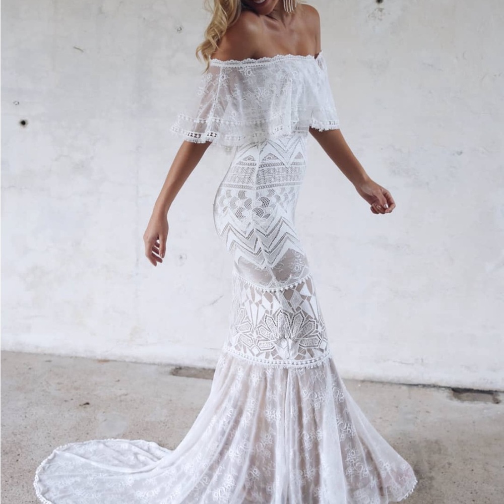 GRACE LOVES LACE - “Emanuela” Dress 🤍✨